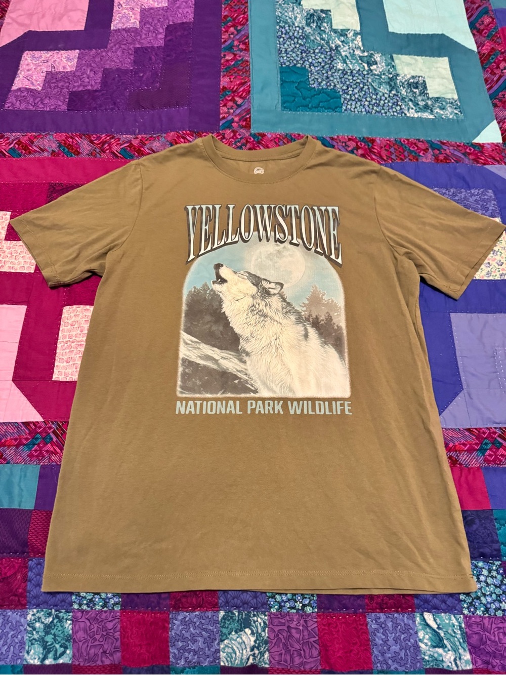 wonder nation Brown Yellowstone Wolf Graphic Tee